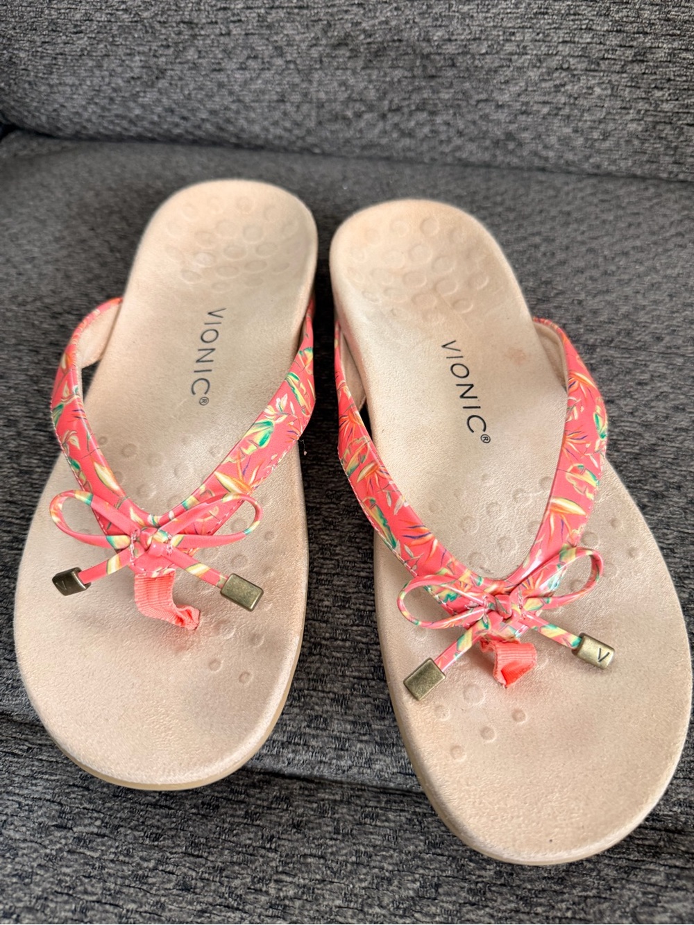 Vionic Coral Floral Bow Thong Sandals